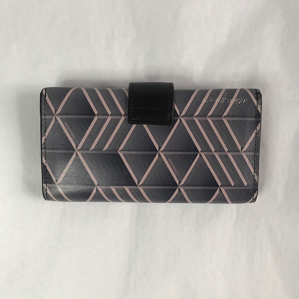 Pink Gradient Bi-Fold Wallet - Picture 3 of 5